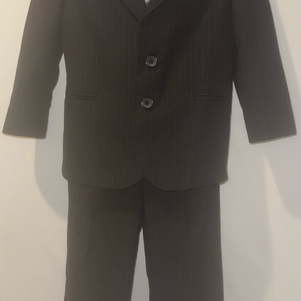 Van Heusen Boys 4-Piece Suit Set 5T Navy Pinstripe